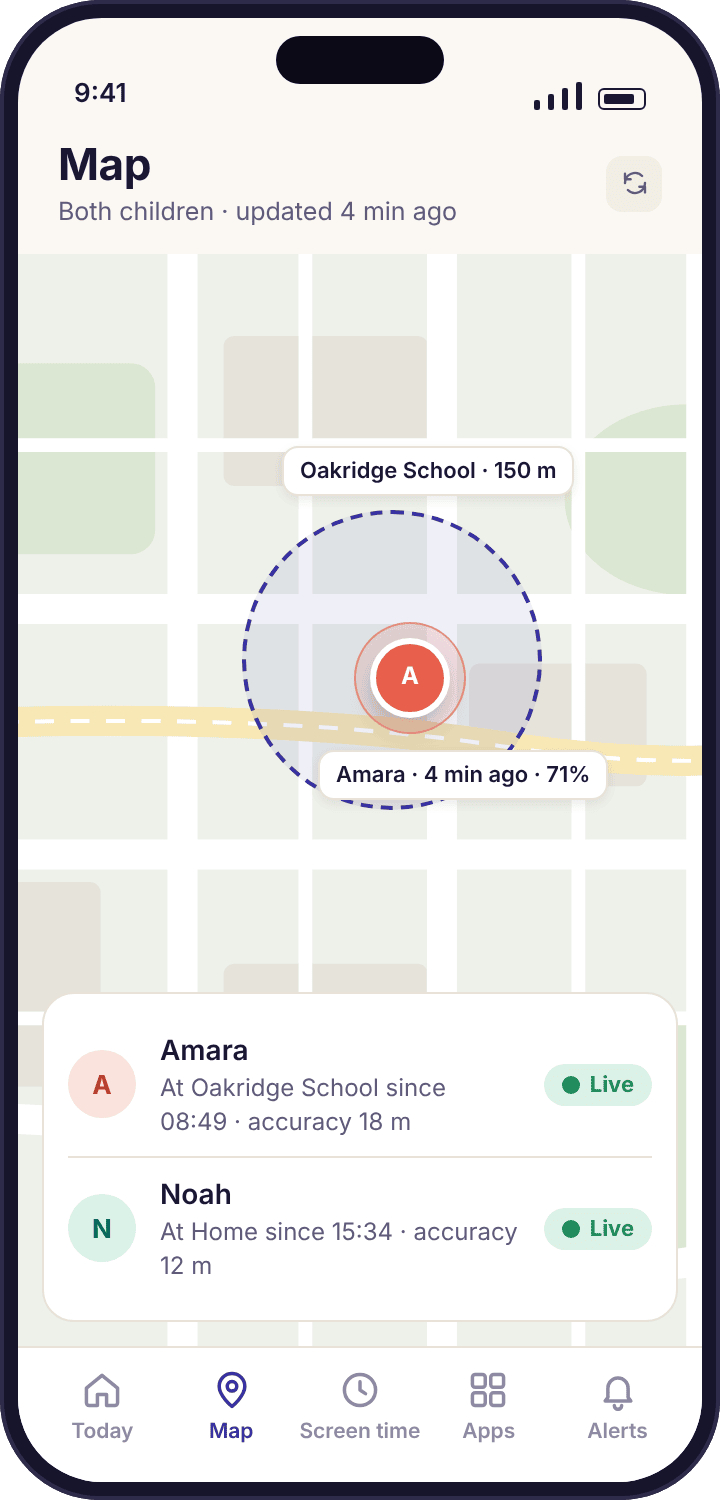The live map with Amara at Oakridge School inside an 18-metre accuracy circle and Noah at Home
