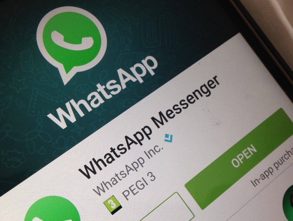 How to spy on someone's WhatsApp without touching their cell phone
