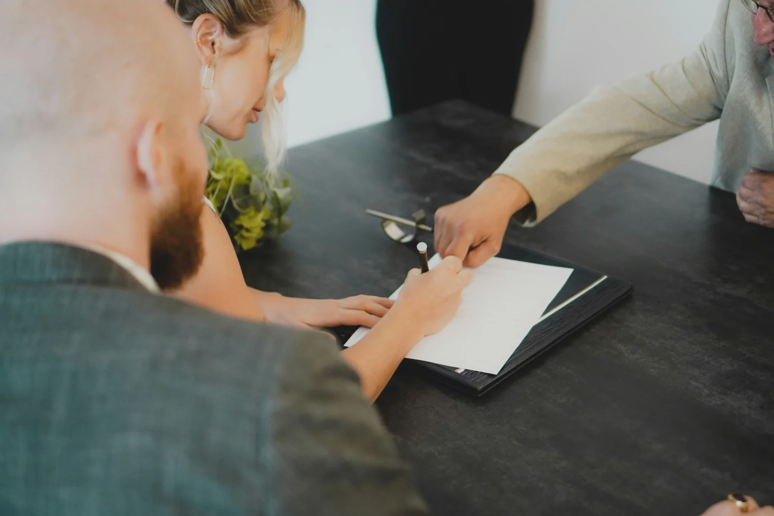 Top 5 Real-World Examples of Smart Contracts in Action